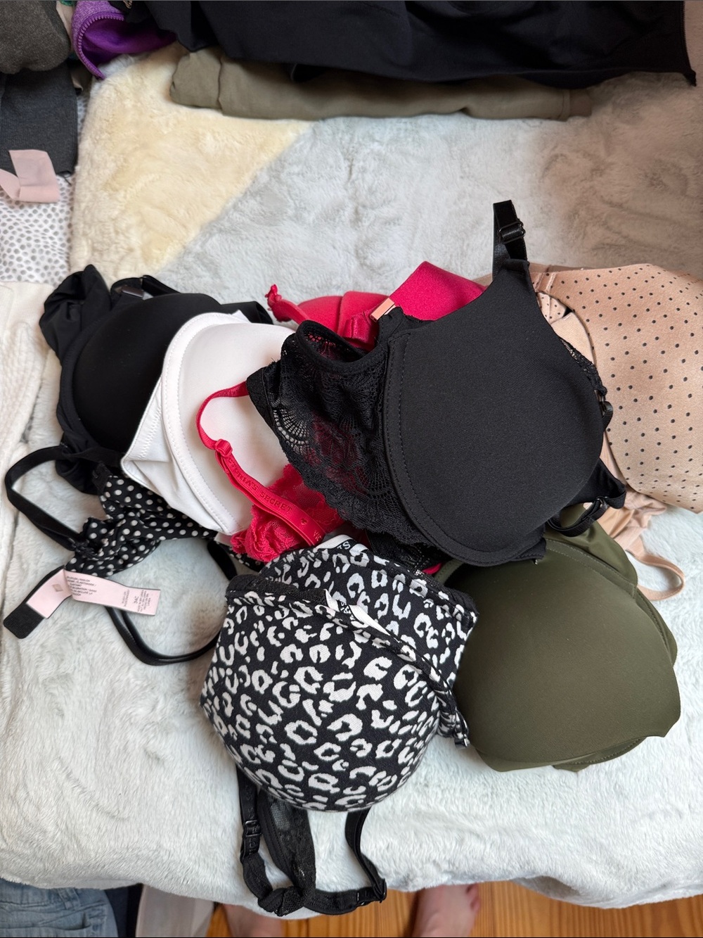 9 push up bras - never worn Black Lace and Molded T-Shirt Bra - Women Intimates